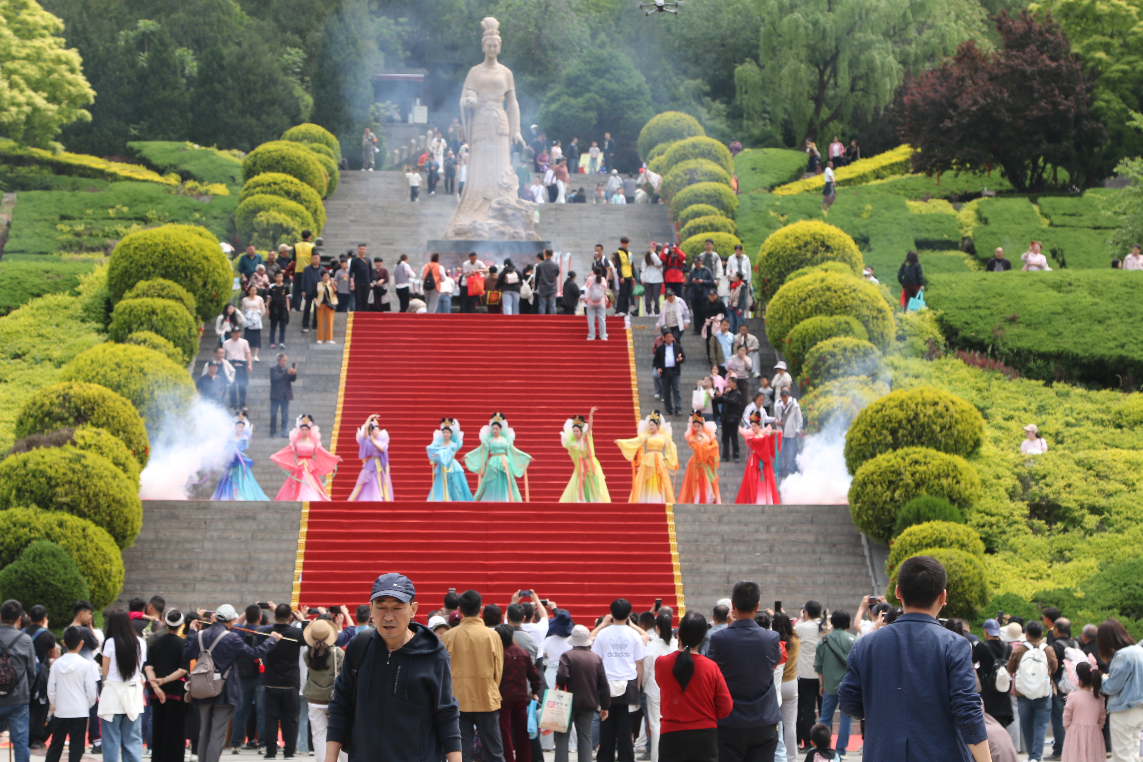 上古神话“活”了！五一娲皇宫：穿行悬崖古建，玩VR补天，沉浸式体验上古神话