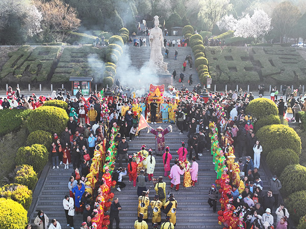 穿越五千年围观顶流女神的生日趴，女娲娘娘的排面拉满！